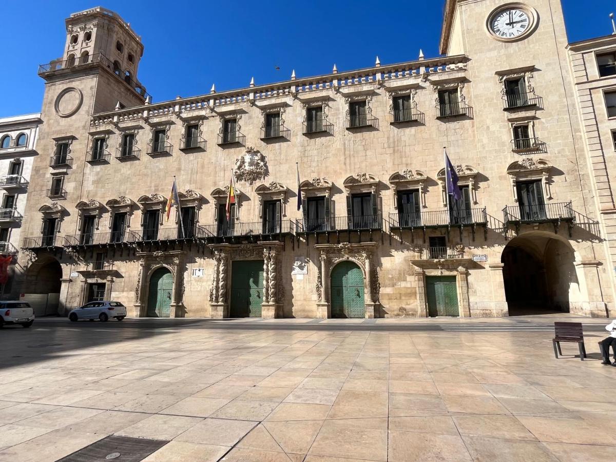 Alicante Beach Apartment Екстер'єр фото